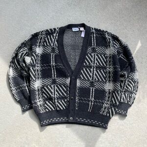 Men's Black and Gray Sweater